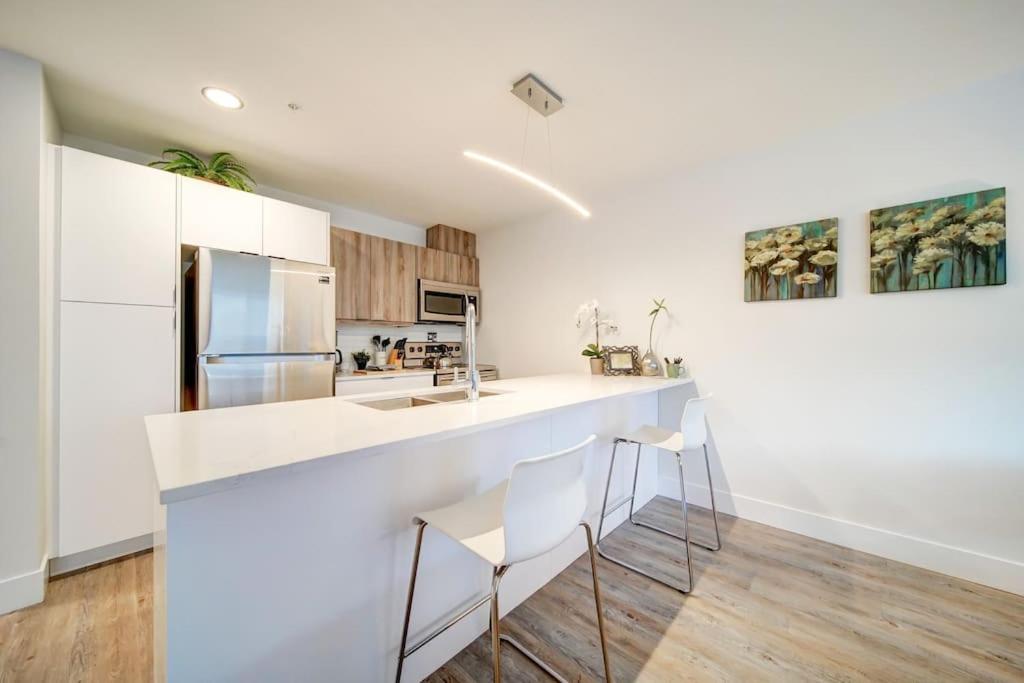 Luxurious Modern 2Br Condo Sleeps 5 Coffee, Ac, Wifi Halifax Extérieur photo