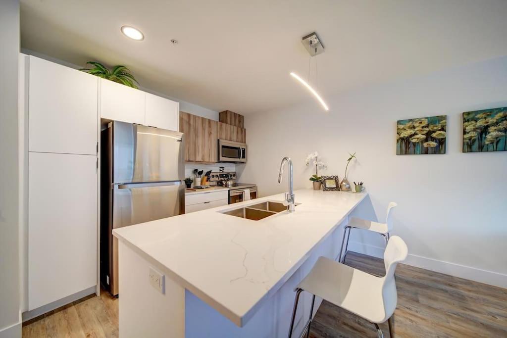 Luxurious Modern 2Br Condo Sleeps 5 Coffee, Ac, Wifi Halifax Extérieur photo