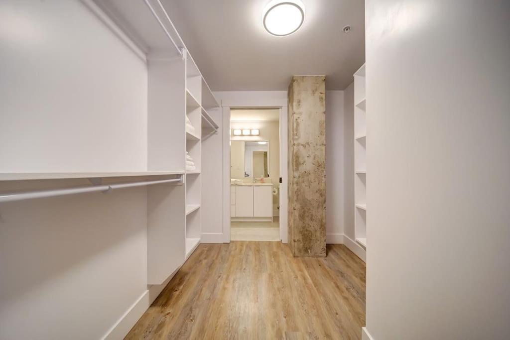 Luxurious Modern 2Br Condo Sleeps 5 Coffee, Ac, Wifi Halifax Extérieur photo