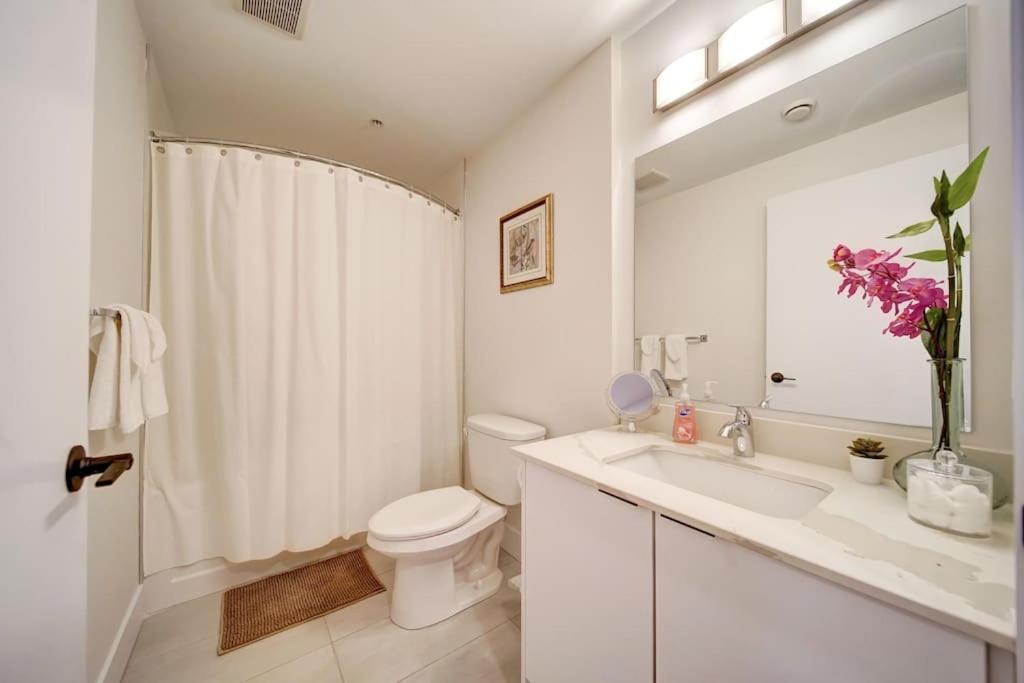 Luxurious Modern 2Br Condo Sleeps 5 Coffee, Ac, Wifi Halifax Extérieur photo
