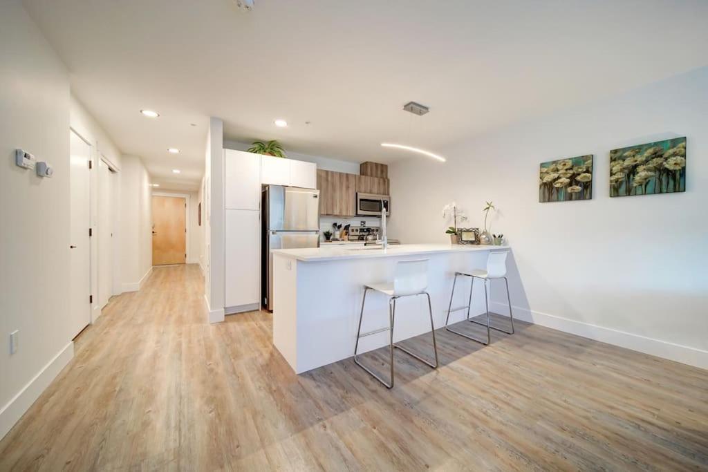 Luxurious Modern 2Br Condo Sleeps 5 Coffee, Ac, Wifi Halifax Extérieur photo